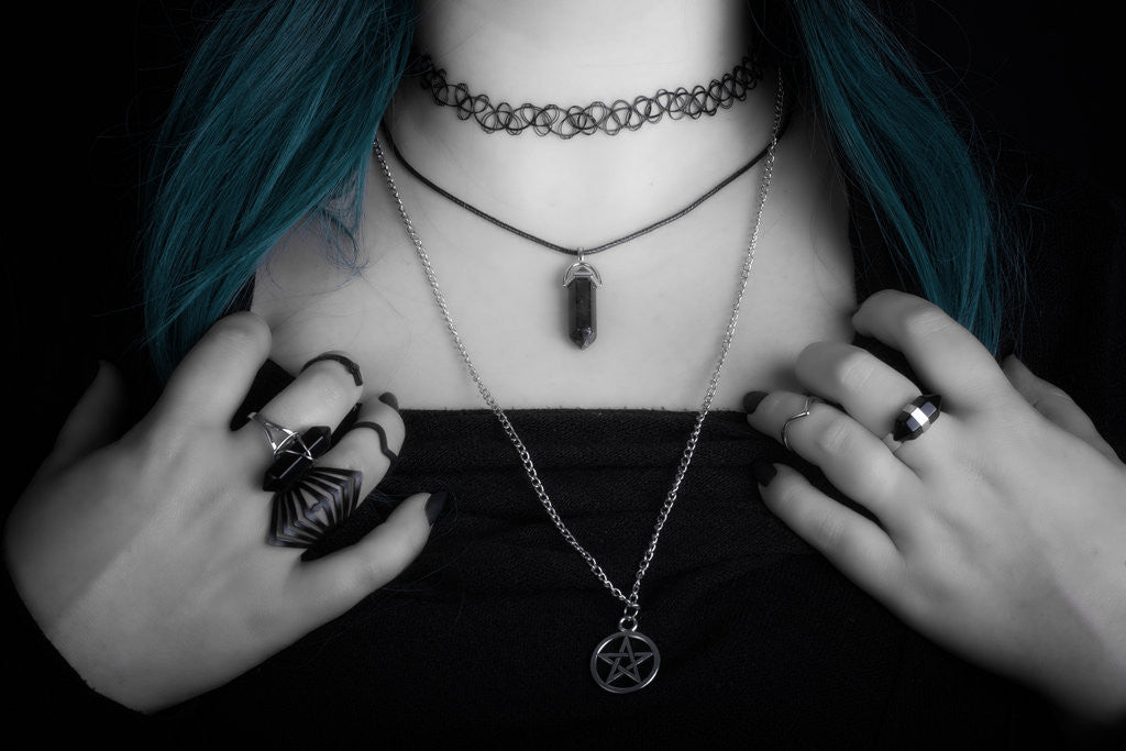 PENTAGRAM NECKLACE