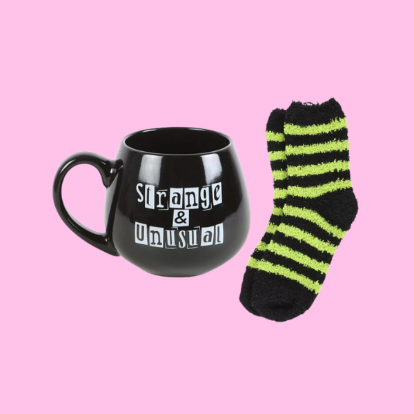 STRANGE & UNUSUAL MUG + SOCKS GIFT SET