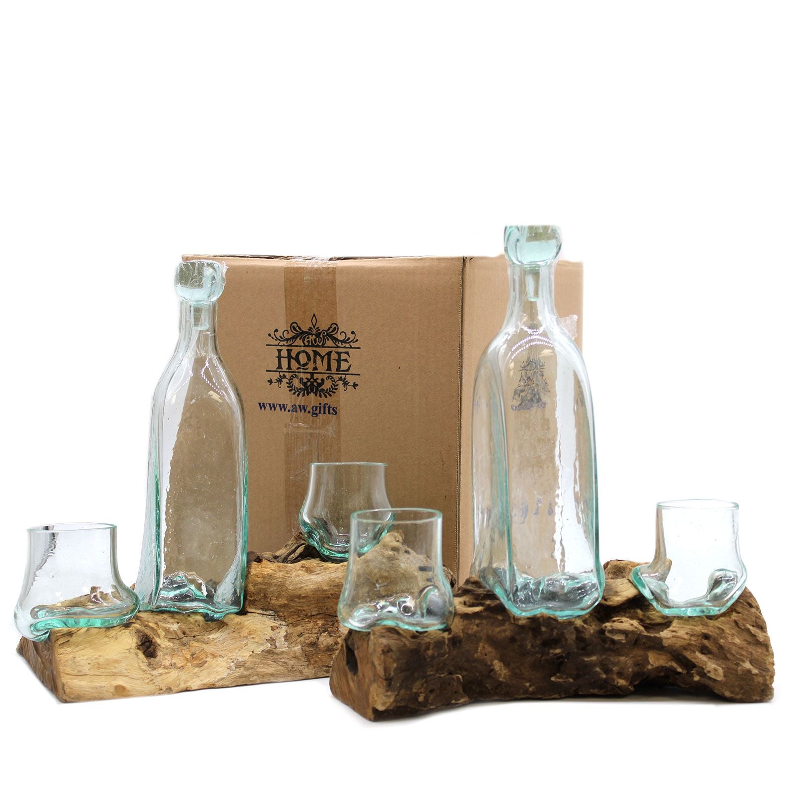 GLASS BOTTLE + GLASS SET ON GAMAL WOOD