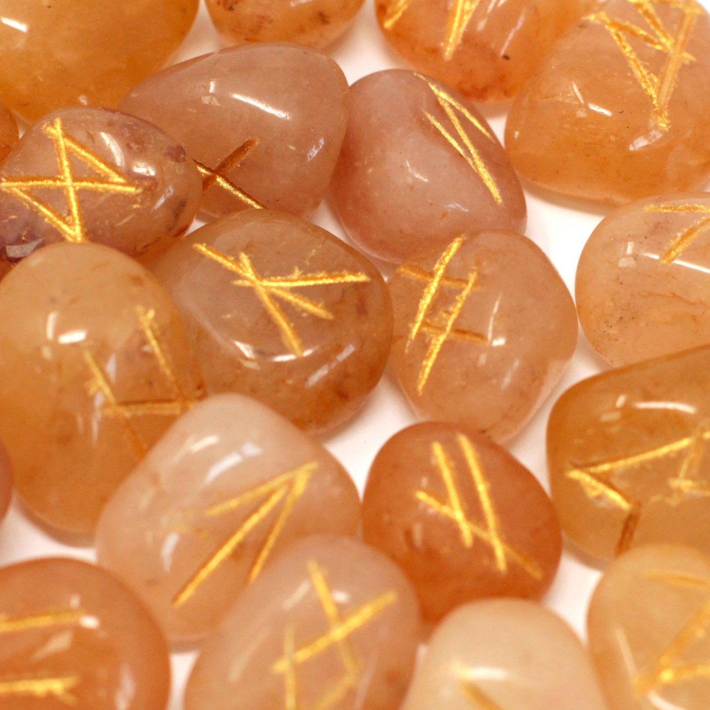 YELLOW AVENTURINE RUNE STONE SET IN POUCH