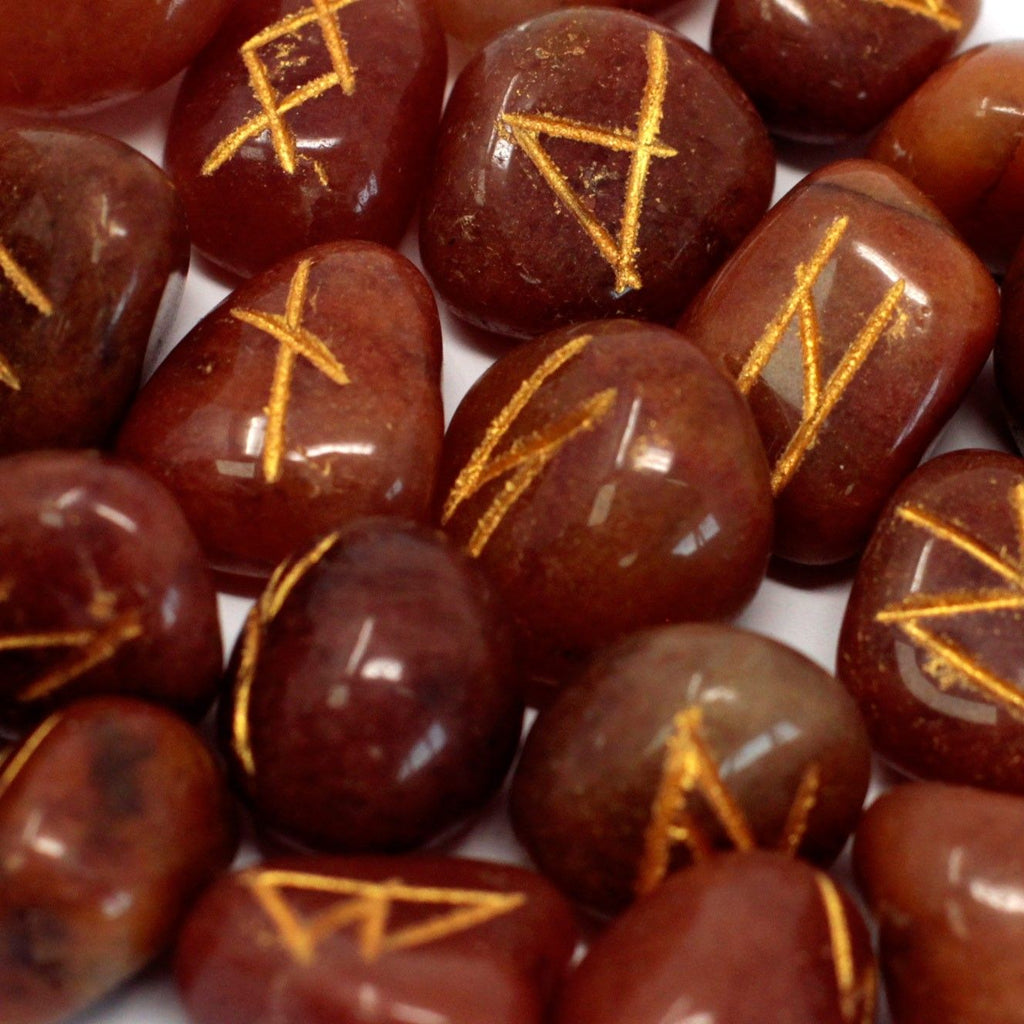 RED AVENTURINE RUNE STONE SET IN POUCH