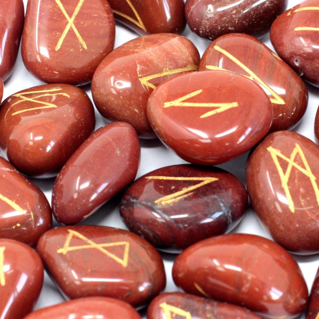 RED JASPER RUNE STONE SET IN POUCH