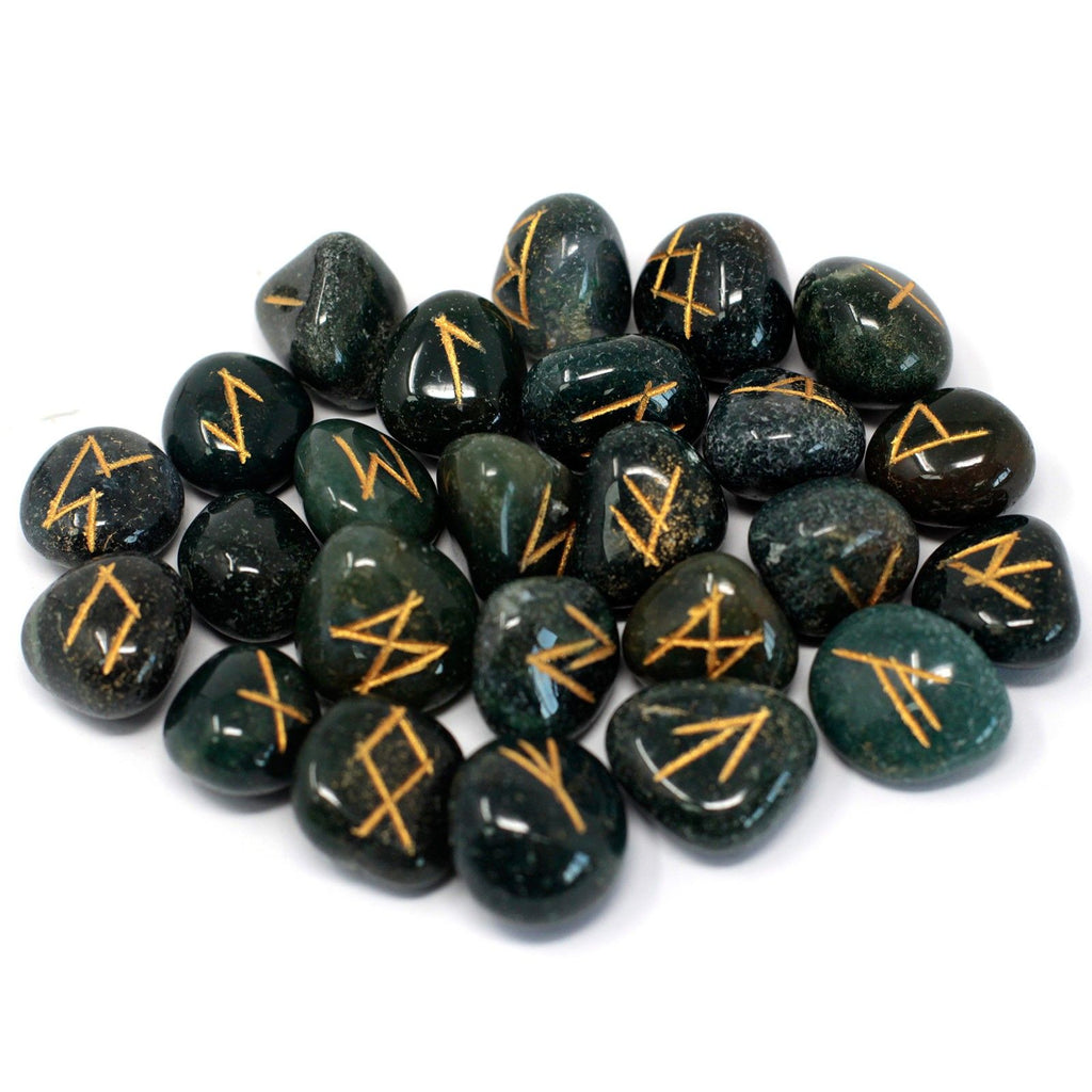 BLOODSTONE RUNE STONE SET IN POUCH