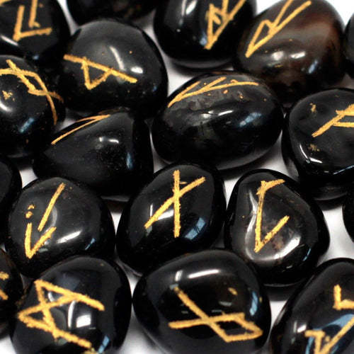 BLACK ONYX RUNE STONE SET IN POUCH