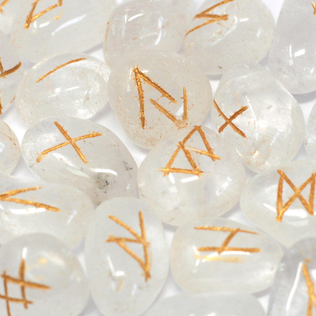 CLEAR QUARTZ RUNE STONE SET IN POUCH